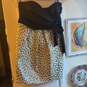 Elegant Black and Gold Mini Dress